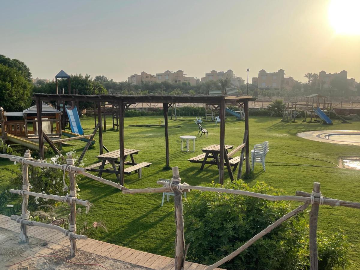 A Sea View Spacious Cheering 5 Bedroom Villa Ain Sokhna "Ain Bay" فيلا كاملة للإيجار قرية العين باي Айн Сохна Екстериор снимка