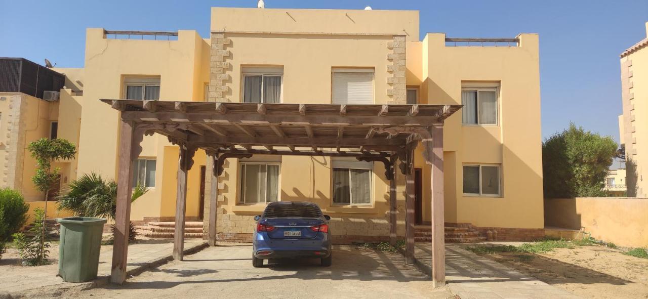 A Sea View Spacious Cheering 5 Bedroom Villa Ain Sokhna "Ain Bay" فيلا كاملة للإيجار قرية العين باي Айн Сохна Екстериор снимка