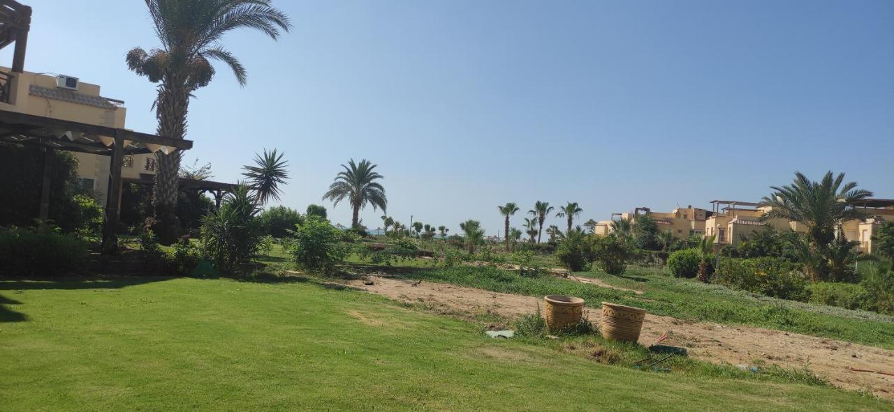 A Sea View Spacious Cheering 5 Bedroom Villa Ain Sokhna "Ain Bay" فيلا كاملة للإيجار قرية العين باي Айн Сохна Екстериор снимка