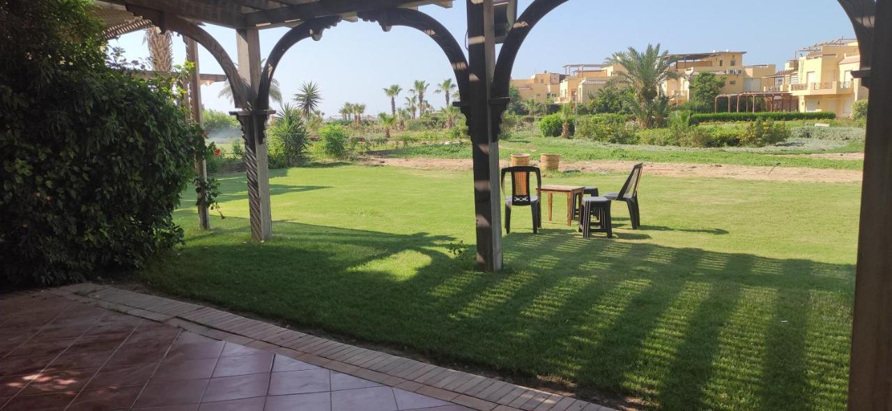 A Sea View Spacious Cheering 5 Bedroom Villa Ain Sokhna "Ain Bay" فيلا كاملة للإيجار قرية العين باي Айн Сохна Екстериор снимка
