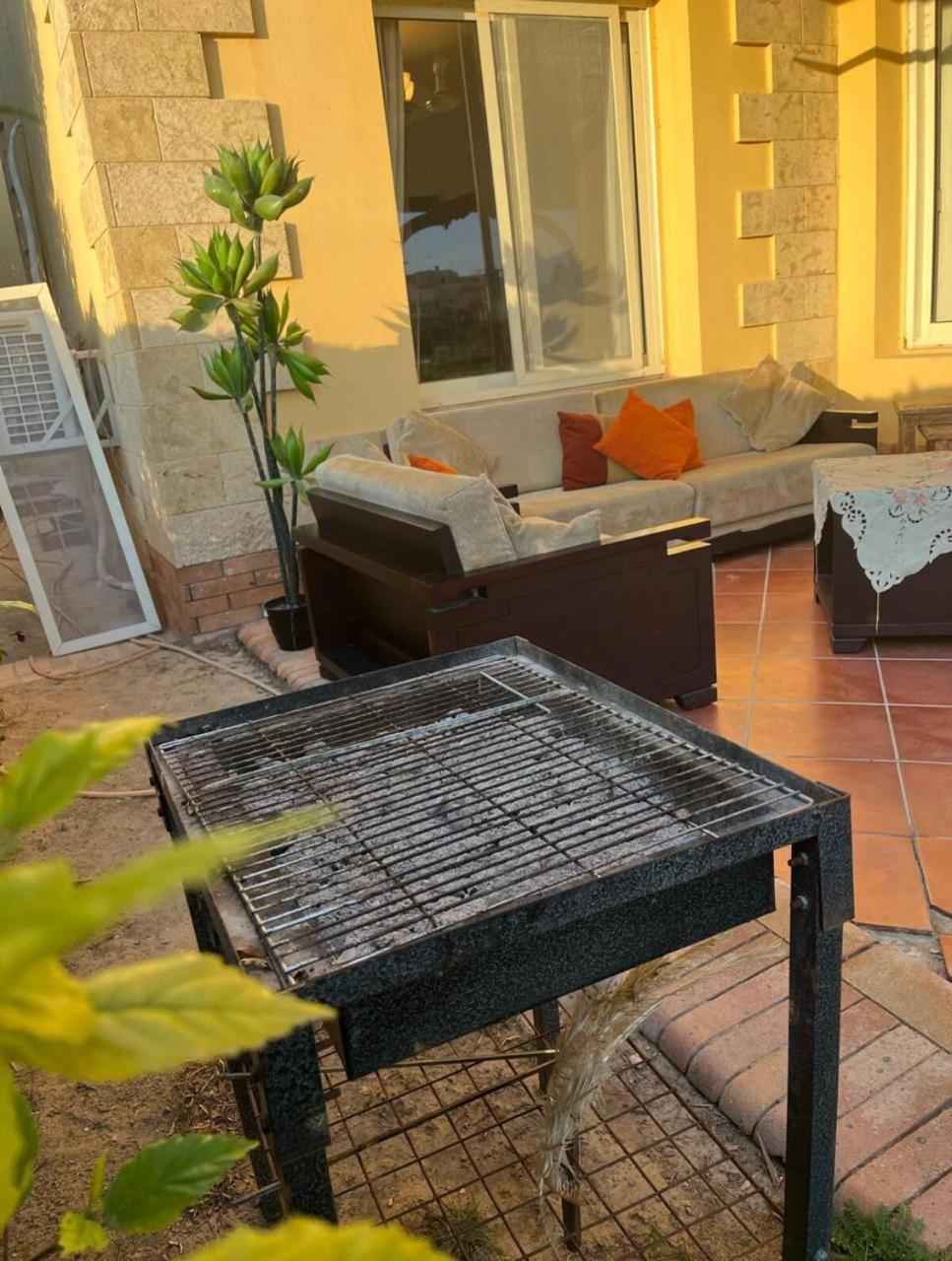 A Sea View Spacious Cheering 5 Bedroom Villa Ain Sokhna "Ain Bay" فيلا كاملة للإيجار قرية العين باي Айн Сохна Екстериор снимка