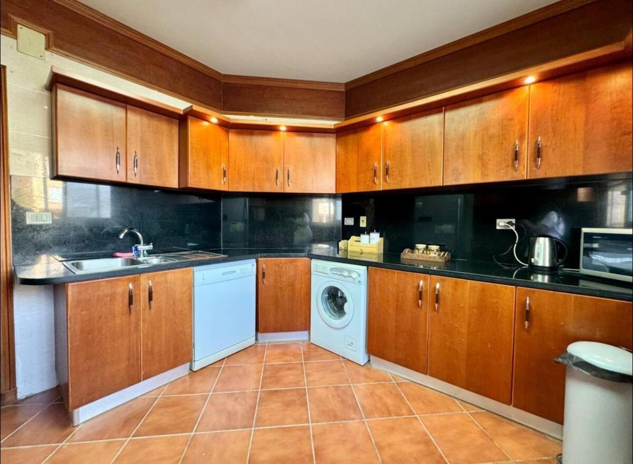 A Sea View Spacious Cheering 5 Bedroom Villa Ain Sokhna "Ain Bay" فيلا كاملة للإيجار قرية العين باي Айн Сохна Екстериор снимка