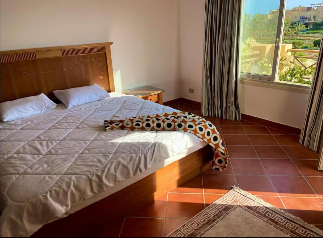 A Sea View Spacious Cheering 5 Bedroom Villa Ain Sokhna "Ain Bay" فيلا كاملة للإيجار قرية العين باي Айн Сохна Екстериор снимка