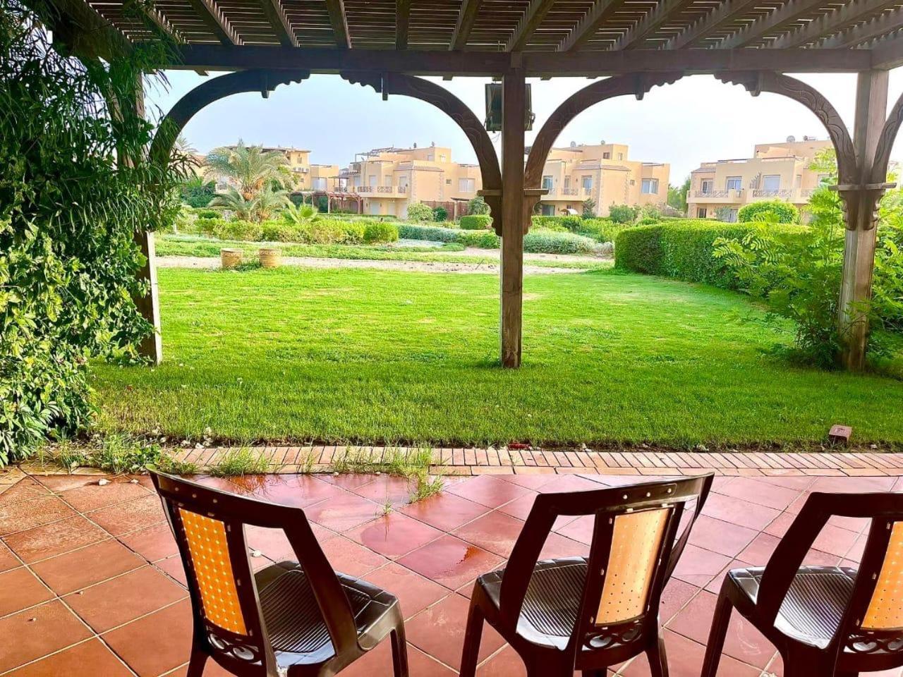 A Sea View Spacious Cheering 5 Bedroom Villa Ain Sokhna "Ain Bay" فيلا كاملة للإيجار قرية العين باي Айн Сохна Екстериор снимка