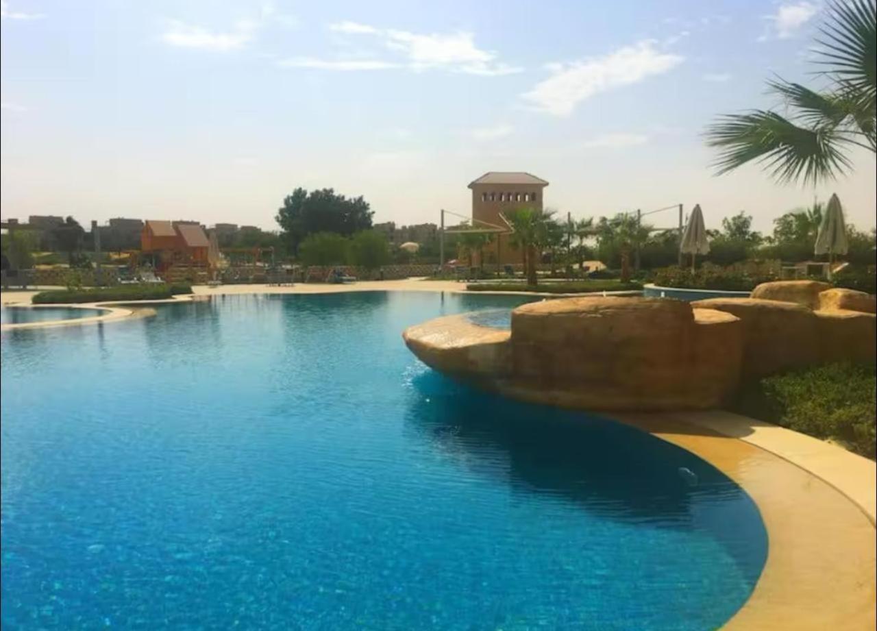 A Sea View Spacious Cheering 5 Bedroom Villa Ain Sokhna "Ain Bay" فيلا كاملة للإيجار قرية العين باي Айн Сохна Екстериор снимка